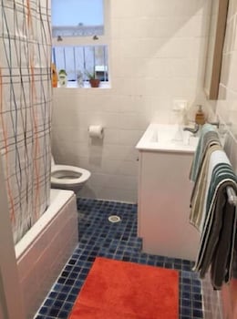 Stunning Beach Living H361 - Hobart Tourism 6