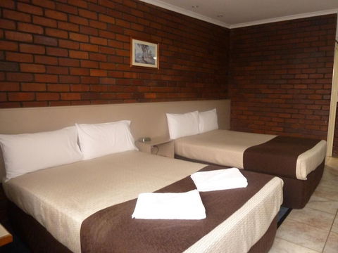 Pioneer Lodge Motel - Tourism TAS 3
