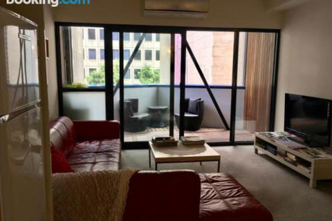 Quiet Laneway Apartment Near Bourke St. Mall - Tourism TAS 2