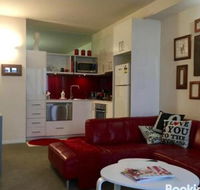 Quiet Laneway Apartment Near Bourke St. Mall - Tourism TAS