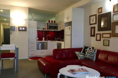Quiet Laneway Apartment Near Bourke St. Mall - Tourism TAS 0