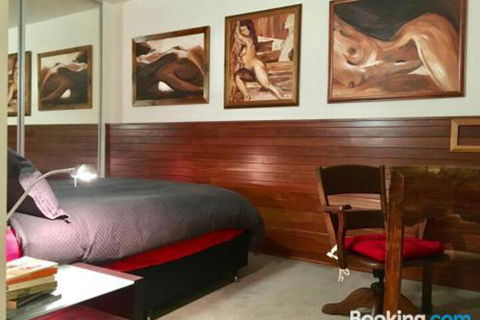 Quiet Laneway Apartment Near Bourke St. Mall - Tourism TAS 7
