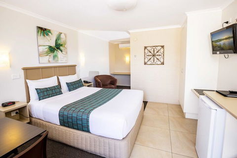Apple & Grape Motel - Tourism TAS 7