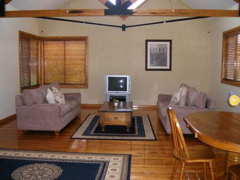 Bella Villa - Tourism TAS 2