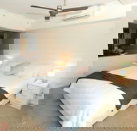 Surfers Paradise Suite with Pool and Spa - Tourism TAS