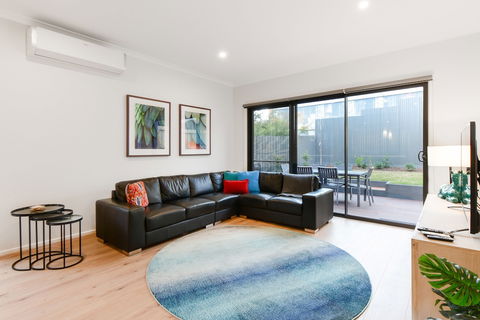 Boutique Stays - Caulfield Central - Tourism TAS 3