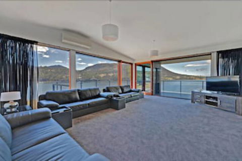 Amazing Unique Five-Star Waterfront Retreat - Tourism TAS 7