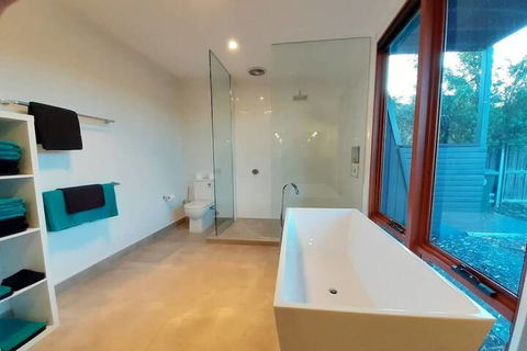 Amazing Unique Five-Star Waterfront Retreat - Tourism TAS 6