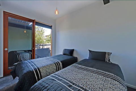 Amazing Unique Five-Star Waterfront Retreat - Tourism TAS 4