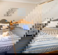 Central Park 7 - the convenience of location  the warmth of comfortable living - Hobart Tourism