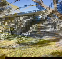 Ecocrackenback 10 'Sustainable chalet close to the slopes.' - Hobart Tourism