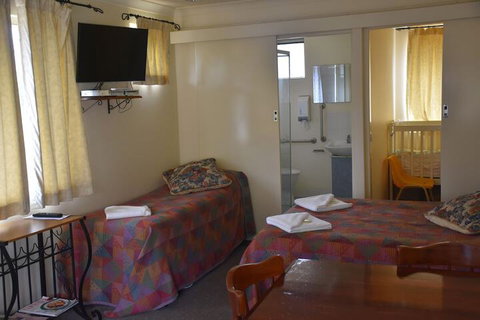 Valley Views Motel & Chalets - Hobart Tourism 1