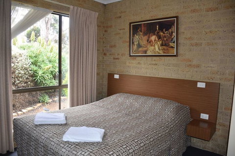 Valley Views Motel & Chalets - Hobart Tourism 3