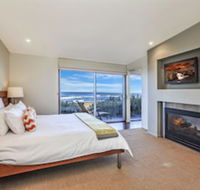HEARNS BEACHSIDE VILLA 8 - Tourism TAS