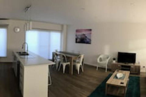 Santa Monica Lodge - Tourism TAS 0