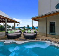 Beachy Coastal Retreat - Hobart Tourism