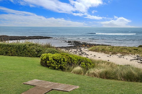 HEARNS BEACH HOUSE - Tourism TAS 2