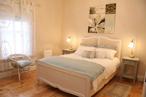 Azalea Cedar-Rose Villa - Tourism TAS 3