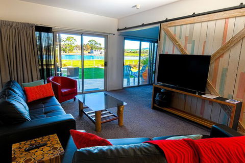 Ulverstone River Edge Apartments - Hobart Tourism 5