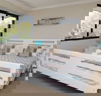Khione 1 - Modern  spacious with views towards Lake Jindabyne  the mountains beyond - Hobart Tourism