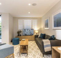 Executive 2 Storey Apartment with Pool - Tourism TAS