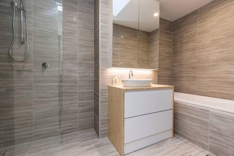 Executive 2 Storey Apartment With Pool - Tourism TAS 2