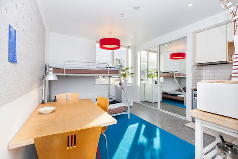 HENRIETTA, Carlton Studio Apartment - Tourism TAS 2