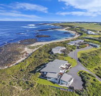 HEARNS BEACHSIDE VILLA 9 - Tourism TAS