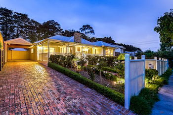 Lovely 5BR House Walk To Train And Shops - Tourism TAS 1