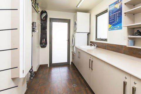 Ned Kelly's Retreat - Sophisticated Style With Modern Convenience And Magical Outlook - Tourism TAS 0