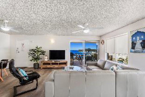 2 BEDROOM APARTMENT LAMAN LODGE UNIT 2 - Hobart Tourism 0