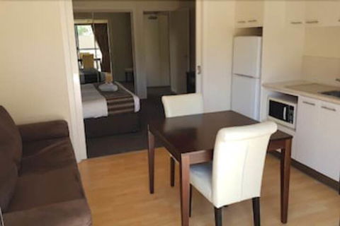 Lakeview Villa's - Hobart Tourism 5