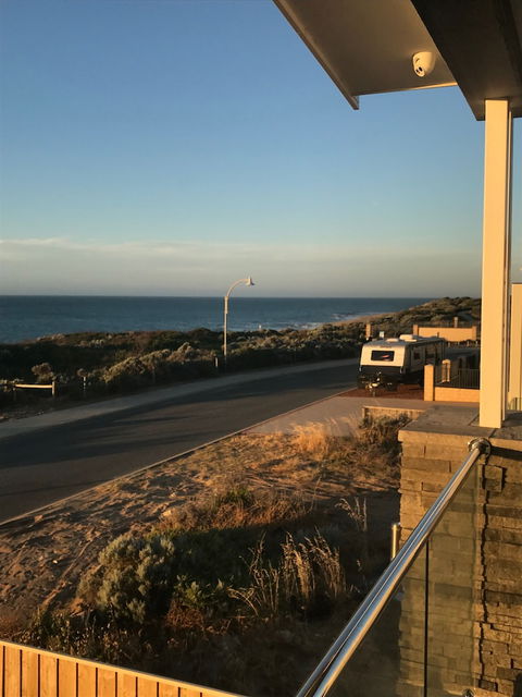 Beach House At SeaScapes - Hobart Tourism 6
