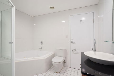 Beau Monde Apartments Newcastle - Boulevard Apartments - Tourism TAS 1