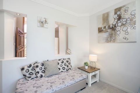 Lakehouse Family Oasis - Tourism TAS 3