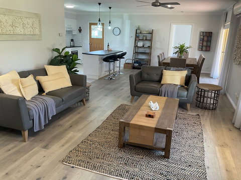 Valley View Townhouse - On The RAIL TRAIL - Hobart Tourism 2