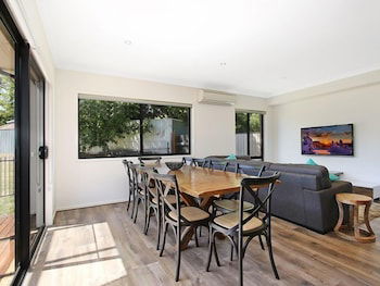 Alpine Knights Stylish Luxury - Hobart Tourism 2