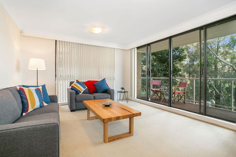 Tranquil Tree Top Hideaway (608i) - Tourism TAS 1
