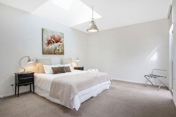 Next To Bliss - Tourism TAS 0