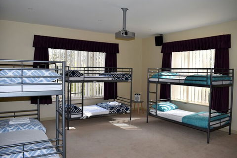 Luxury Bungalow - Hobart Tourism 1
