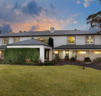 Luxury Bungalow - Hobart Tourism