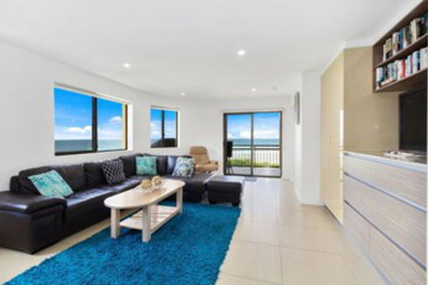 Shoreline Nine Penthouse With Ocean Views - Hobart Tourism 0