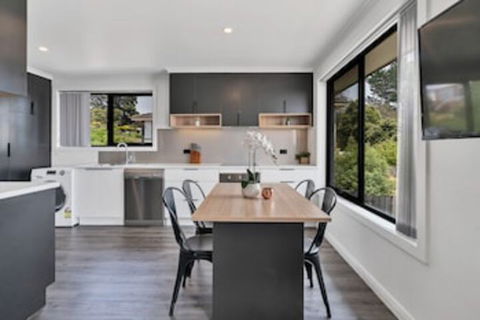 Youngtown Executive Apartments - Hobart Tourism 0