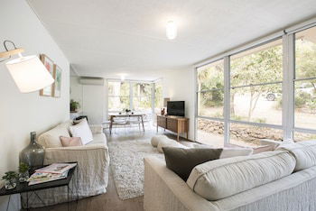 Twiggy At Anglesea - Tourism TAS 1