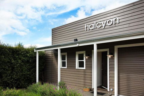 Halcyon - Tourism TAS 1