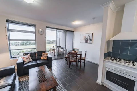 Cosy Corner Seaview Apartments - Tourism TAS 3