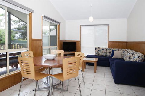 Holiday Haven Swan Lake - Hobart Tourism 2