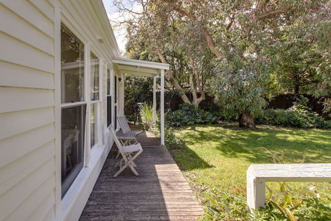 Heronswood Cottage - Hobart Tourism 6