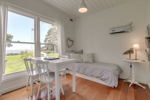 Heronswood Cottage - Hobart Tourism 3