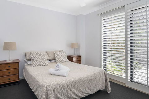 Rayners Secret Lennox Head - Hobart Tourism 3
